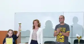 10-годишна ученичка е най-младият призьор в Празниците на роботиката