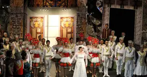 „Веселата вдовица“ на 7 март,  на 8-и - „Ромео и Жулиета“