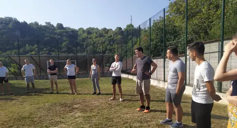 Международен младежки обмен учи младежи на европейски младежки цели чрез методите на изкуството