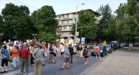 Протестът в Русе за пръв път блокира движението