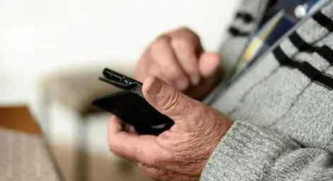 Две години затвор за "ало" измамник, ужилил дядо с 6 бона