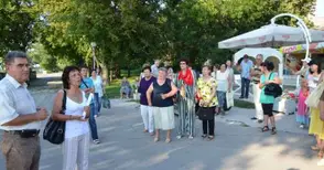 8 светещи фенера полетяха в небето в знак на подкрепа за Орешарски