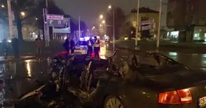 „Ауди“ изгоря напълно до Симовата мелница