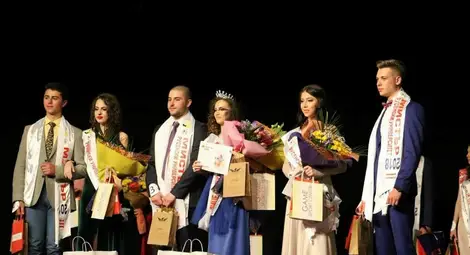 Юристка и инженер станаха Мис и Мистър Университет