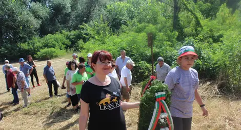 Десетки тръгнаха по стъпките на четата на Хаджи Димитър и Стефан Караджа /галерия/