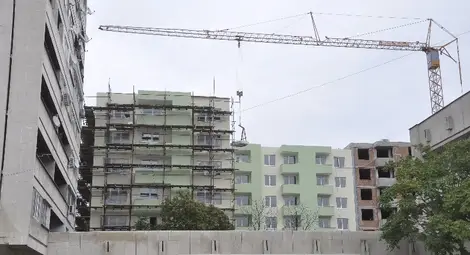 84 апартамента в бившето АОНСУ отиват на търг