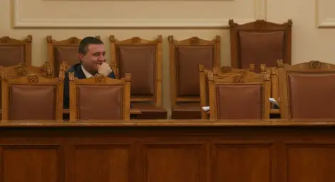 Бюджетът на ЦИК се превърна в спор за машинното гласуване