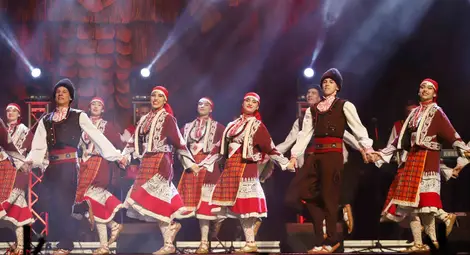 Ансамбъл "Русчуклийче" в Топ 10 за български танцов фолклор