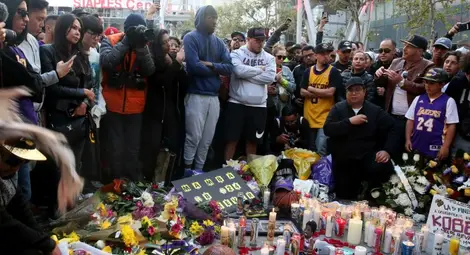 Смъртта на Коби Брайънт потопи света в скръб