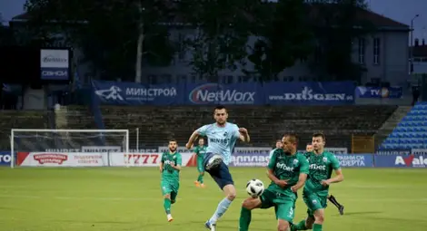 Борбен &bdquo;Дунав&ldquo; направи важна стъпка към оцеляване в елита