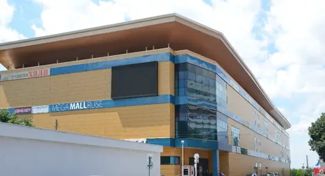 Близка до &bdquo;Химимпорт&ldquo; публична компания купи Мега мол