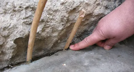 Маркер на блок &bdquo;Електрострой&ldquo; отчете слягане на сградата