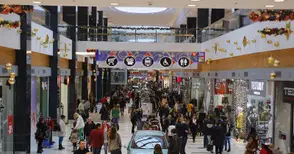 Десетки хиляди минаха през Мол Русе в Черния петък