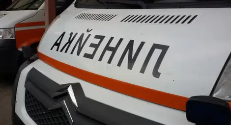 Шофьор избяга, след като мина през крака на младеж Шофьор избяга, след като мина през крака на младеж