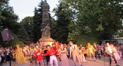 Клеопатра и Кралят Слънце поведоха русенци на пътешествие през 6000 години