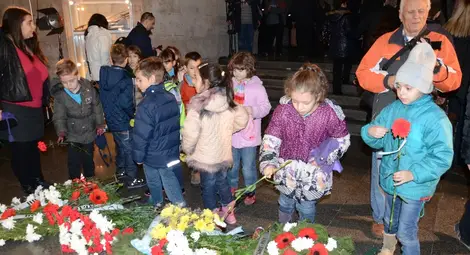 Ботевата &bdquo;Молитва&ldquo; огласи Пантеона за освобождението на Русе