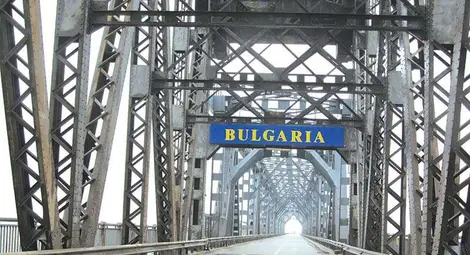 Румъния най-после сваля таксите на Дунав мост