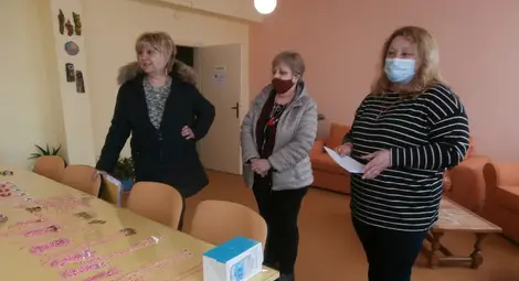 Територия за изкуство радва  Средношколското общежитие