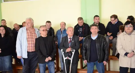 Министър, кмет и Вальо Йорданов откриха ремонтираната борцова зала