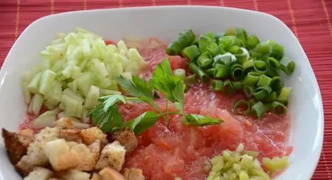 &bdquo;6 без 10 посреща с изцяло обновен стил, голяма лятна градина и музика на живо