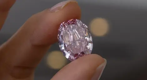 Рядък розов диамант е продаден за 26,6 милиона долара Рядък розов диамант е продаден за 26,6 милиона долара