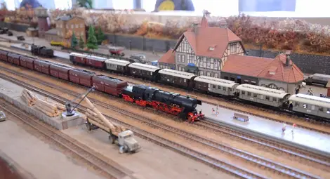 &bdquo;Експрес Сервиз&ldquo; показва на жп моделисти локомотиви в мащаб 1:1