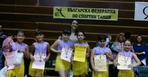 Малките танцьори с призови места на „Фея Данс“ в Шумен