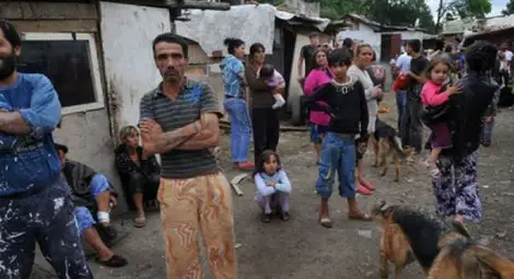 Узаконяват ромските гета