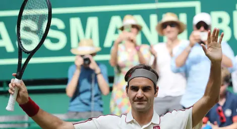 Федерер е на победа от 10-та титла в Хале