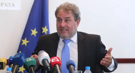 Банов: Общини не съхраняват документи, свързани с недвижими културни ценности