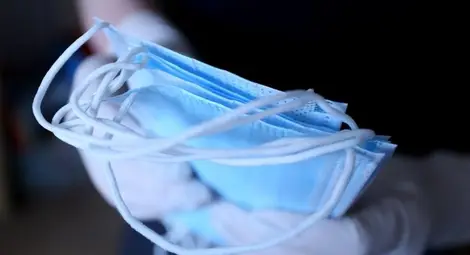 ЕК плати транспорта на 500 000 маски за България