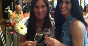 Сантяго се обясни в любов на майка си