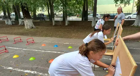 Спазвам правилата за безопасно движение - състезание по безопасност на движението в училище "Възраждане" в Русе Спазвам правилата за безопасно движение - състезание по безопасност на движението в училище "Възраждане" в Русе