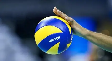 Волейболистите в мач срещу бившия си треньор