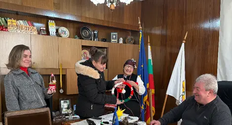 „Подари усмивка“: Мартеници с кауза тръгнаха от Центъра за хора с увреждания в Ценово към цялата община „Подари усмивка“: Мартеници с кауза тръгнаха от Центъра за хора с увреждания в Ценово към цялата община