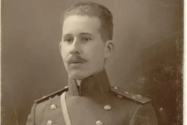 При отсъствието на актуална фотография за някогашния капитан Ник.Ф.Тализин от периода 1876-1885 г. и в средите на широко разпространената в Русия фамилия, се откри само най-близката по родствена и времева връзка фотография на родения през 1885 г. негов син, поручик Владимир Николаевич Тализин. Участник в Първата световна война в състава на руския експедиционен корпус във Франция, командир на картечна рота.