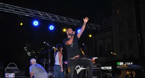 „Д2“: Трудно е да не си комерсиален, но правим и живеем от музиката, която обичаме „Д2“: Трудно е да не си комерсиален, но правим и живеем от музиката, която обичаме