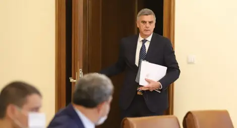 Премиерът Стефан Янев назначи трима нови заместник-министри