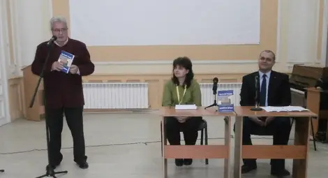 Издателят Гранитски сравни стиховете  на Искрен Веселинов с Бодлер и Лилиев