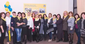 Дами от „Сороптимист“ събират пари за деца от улицата