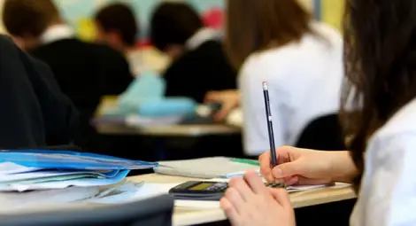 1660 седмокласници се явяват на първата малка матура днес