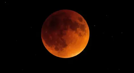 Кървава Луна и най-дългото лунно затъмнение ще наблюдаваме в петък