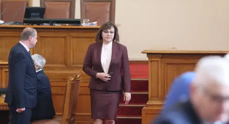 Нинова: Жертвите на хакерската атака да сменят личните си карти, държавата да плати