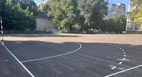 Три спортни площадки с основен ремонт в СУ &bdquo;Възраждане&ldquo;