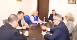 Областният управител на Русе Орлин Пенков разговаря с румънските власти във връзка с ремонта на Дунав мост и актуалната епизоотична обстановка