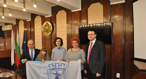 Пианистите Йоана и Николай носят знамето на Русе в &bdquo;Карнеги хол&ldquo;