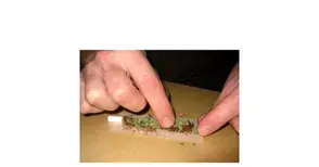 Осмокласник припадна от наркоцигара в междучасието