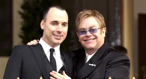 Елтън Джон зове за бойкот на облеклата на "Долче и Габана" Елтън Джон зове за бойкот на облеклата на "Долче и Габана"