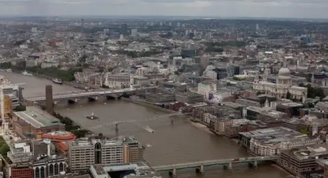 Новородено бебе е с коронавирус в Лондон