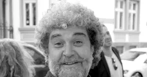 Николай Бузов: Вглеждам се в маските на хората. Не тези заради пандемията